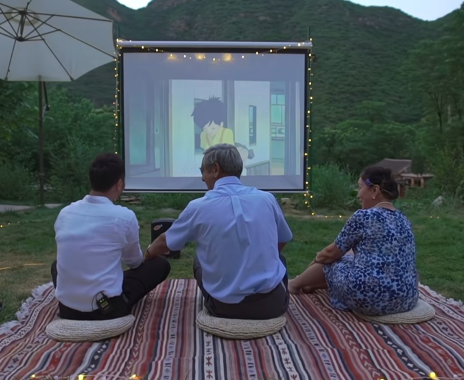 42岁尼格买提高调迎喜讯，央媒亲自发文，看来撒贝宁说对了