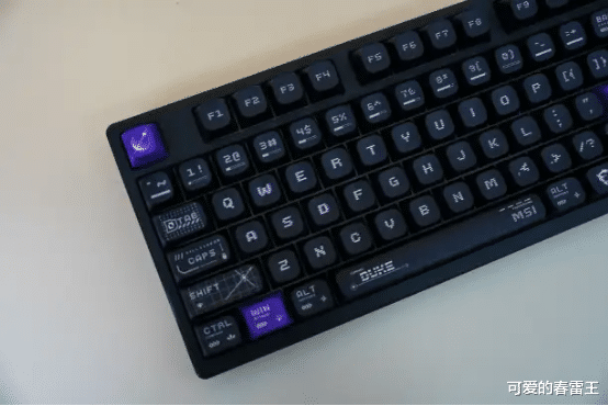 微星FORGE GK600 W方程式深度體驗：三模連接+全鍵熱插拔真香！
