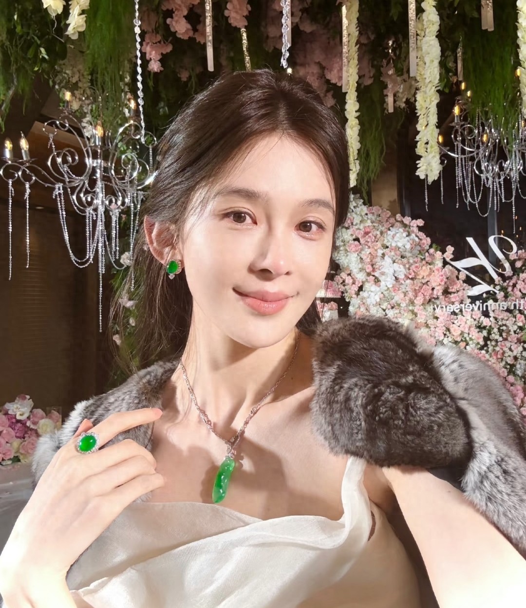 赵樱子国庆回烟台老家，晒给爸妈买的大别墅，还去乡下陪姥姥唱戏