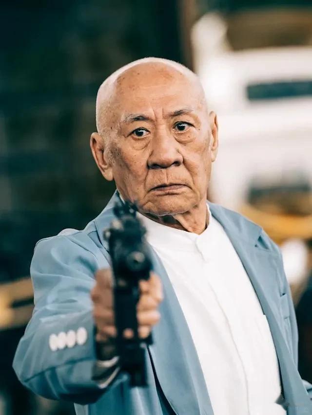 79岁鼎爺近照状态回勇 因病暴瘦20磅后罕现精神面貌