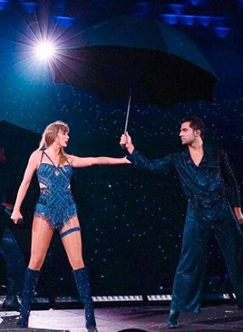 外网曝霉霉伴舞每个人分到500万美元