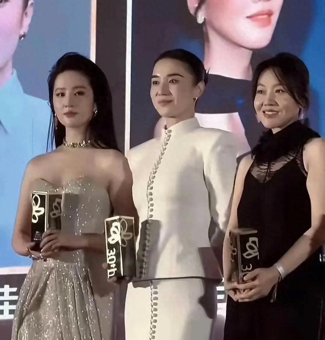 白玉兰风波升级,“一言不发”的刘亦菲,终于不再顾忌所谓的体面