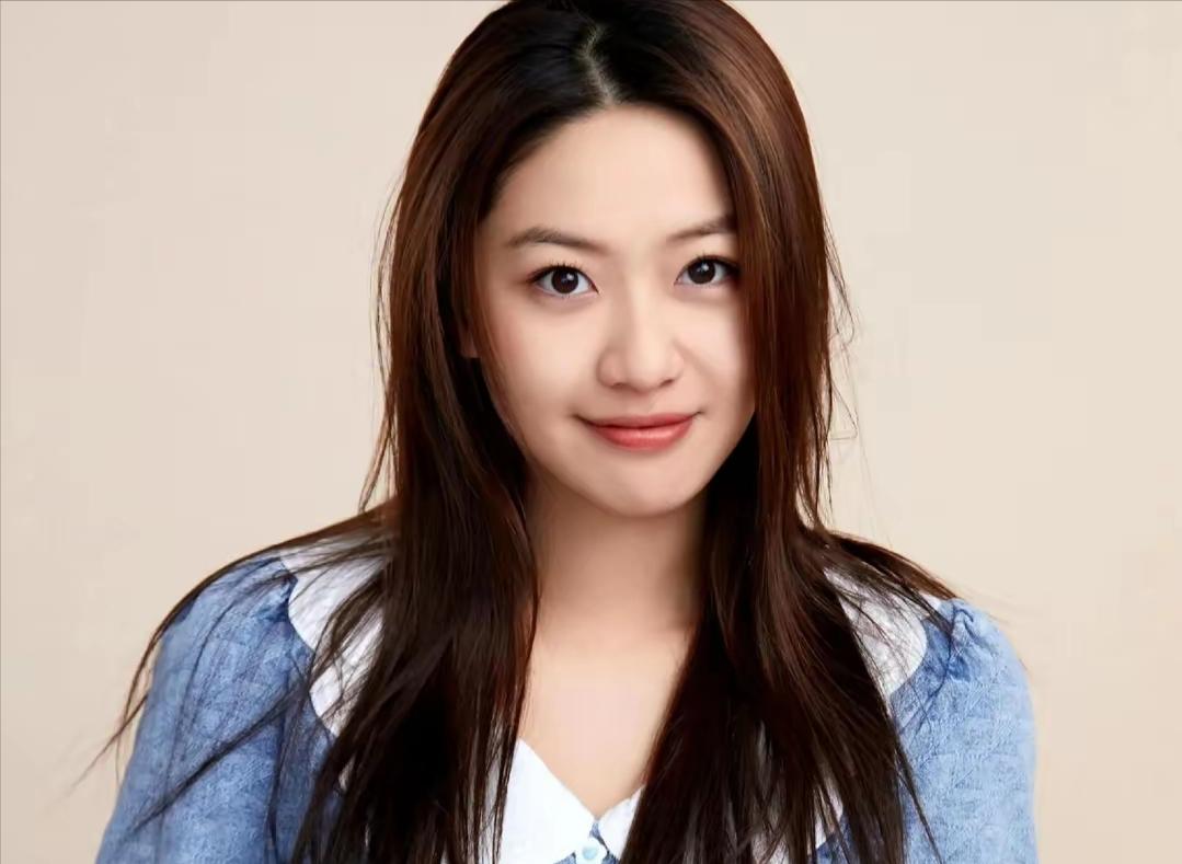 她被称为京圈公主,抽烟炒CP遭痛批,如今搭档41岁朱亚文口碑暴涨