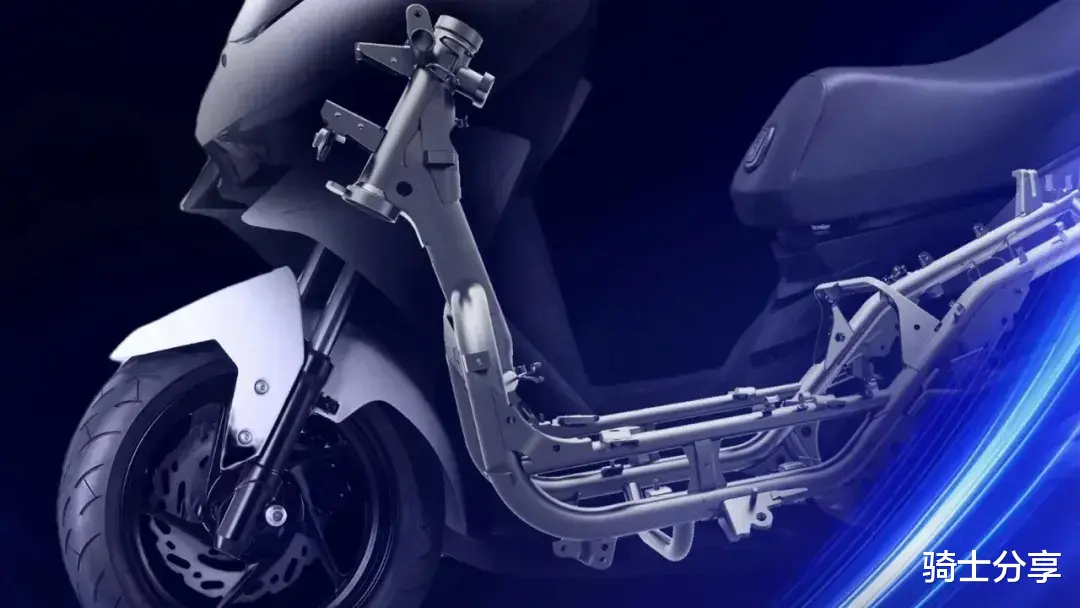 通勤往返60公里，选龙骨车型还是平踏板？