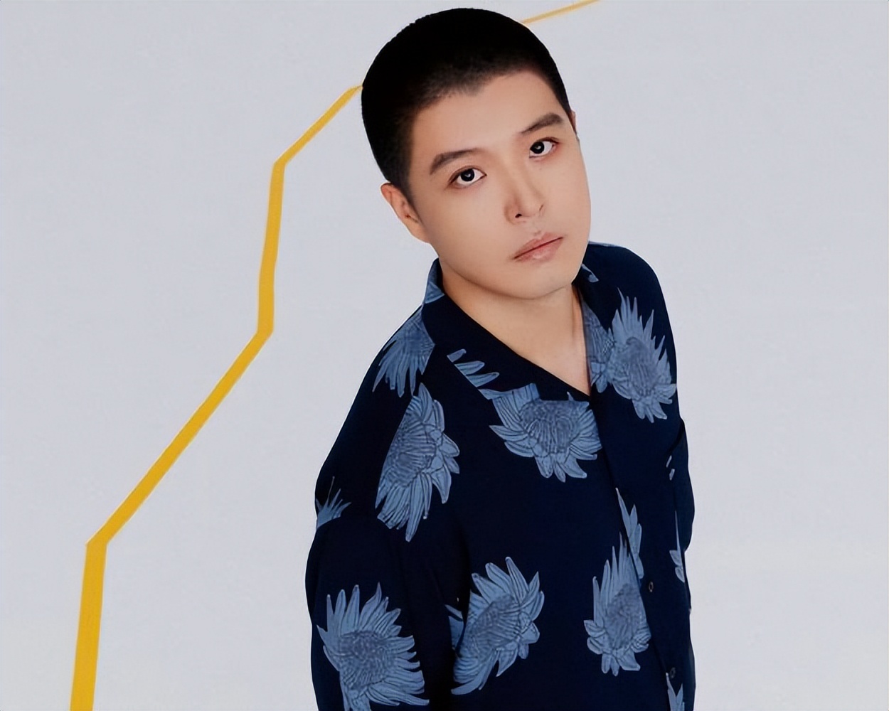 明星也是普通人，马頔为买房娶李纯疯狂工作，如今终于得偿所愿