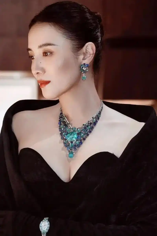 女星素颜名场面！张予曦瘆人，江疏影像大妈，朱珠丑到认不出