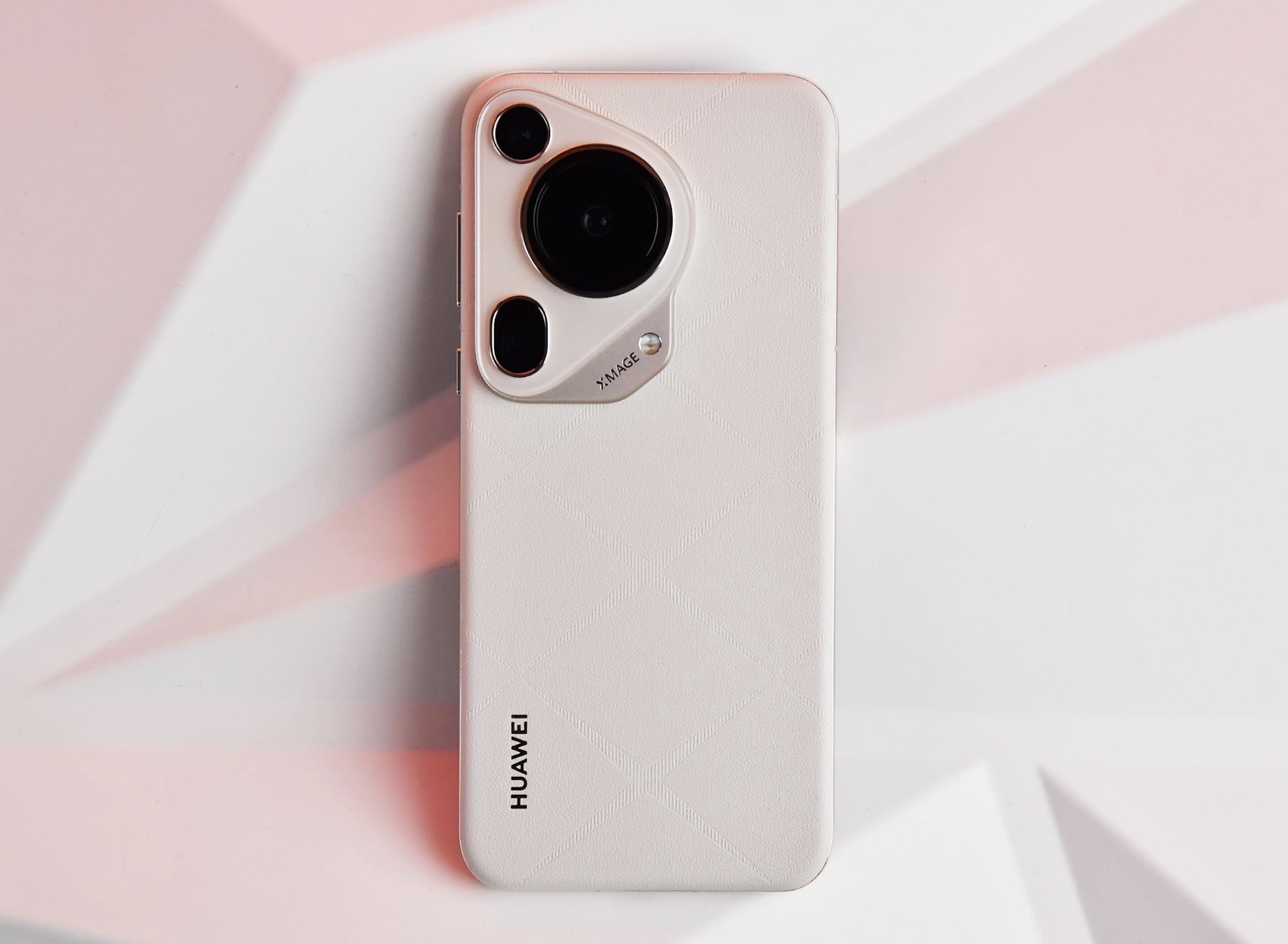 华为放弃高利润!顶尖拍照手机突降3650元,16GB+1TB+双卫星通信