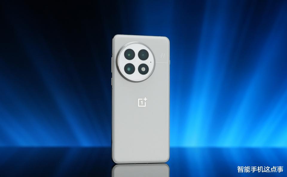 四款子系列新机同台竞技:标配潜望镜+超声波指纹,谁更值得等?