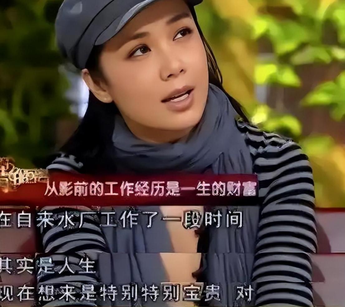 60岁蒋雯丽现状：定居英国，又瘦又老，网友惋惜：一代女神也老了