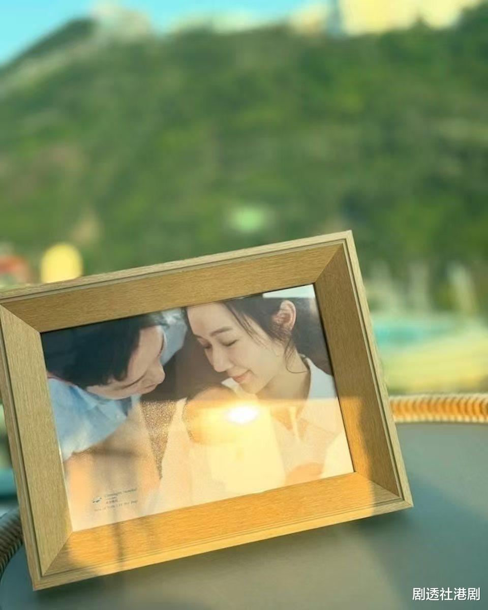 前港姐冠军成功跻身上流圈！转战商界发展顺利，更与阔太齐站C位