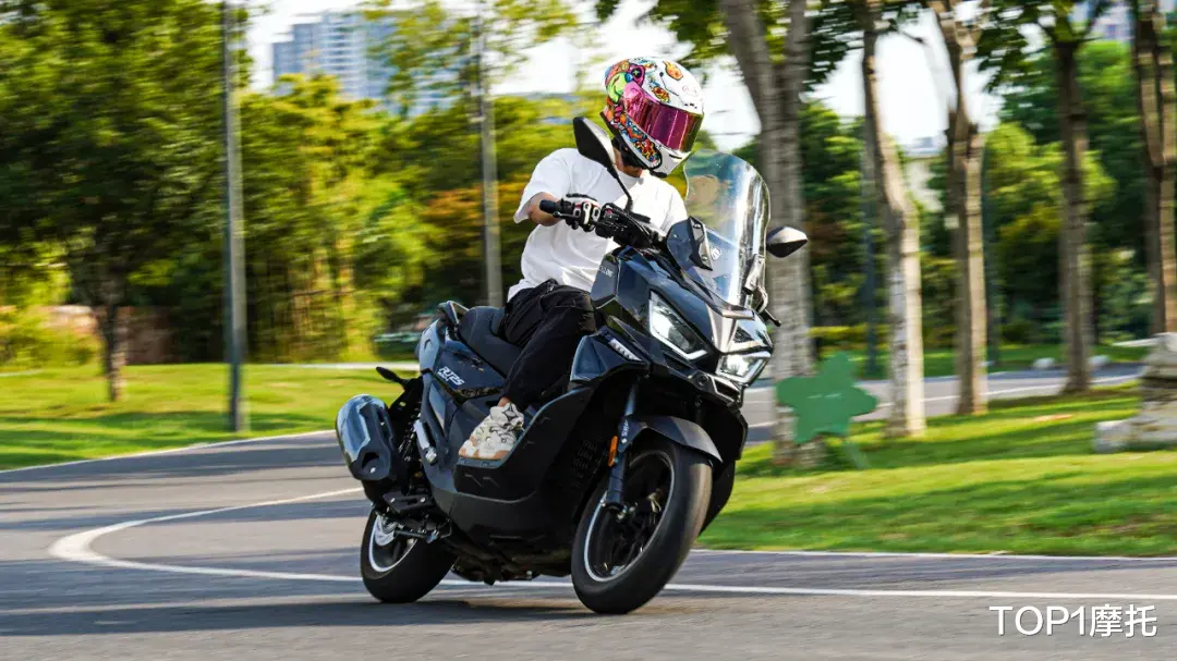 智能踏板标杆，赛科龙RT250真实测评，操控更轻更快