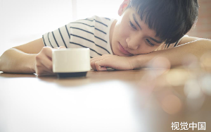 我在答辩前夕主动举报自己的论文学术造假，院长和导师都没急，女友的天才竹马却慌了...