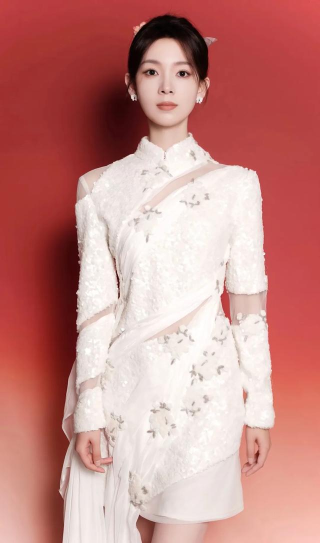 女星图鉴｜陈瑶｜绝美古风造型，真是太迷人眼了啊