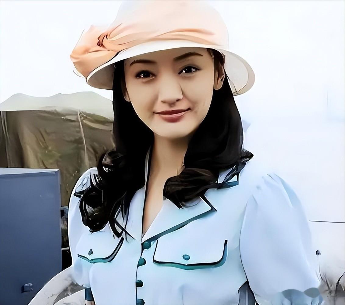 她出道20年不温不火,丈夫是上海百亿总裁,如今成为她最大的底气