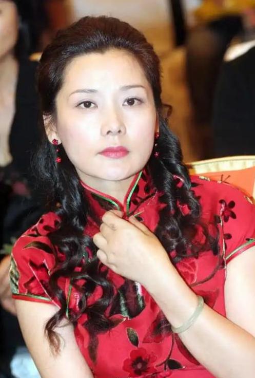 祸从口出？催生刘嘉玲、\内涵\张柏芝的何赛飞，让内娱沉默