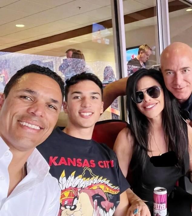 贝佐斯心真大!游艇度假还叫上了妻子的前男友,被桑切斯彻底套牢