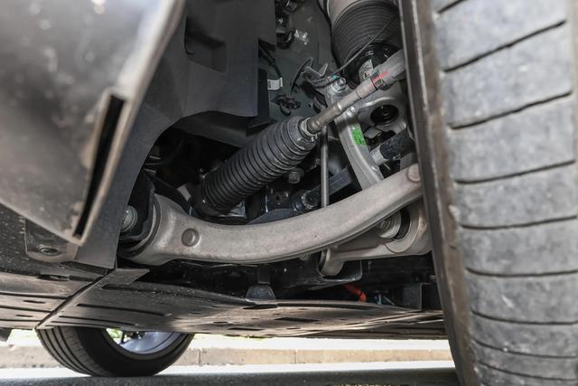 奇瑞造了辆“廉价帕梅”，长近5米，3.7秒破百+空悬，仅15.28万起