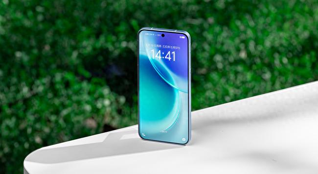 手感更舒適 體驗更全面 小屏旗艦就選vivo X300