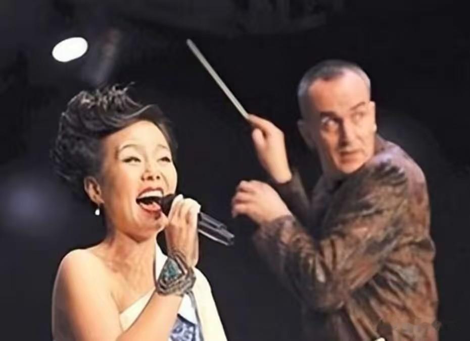 官宣离婚一年后,50岁的龚琳娜喜讯不断,德国前夫却只能发酸评