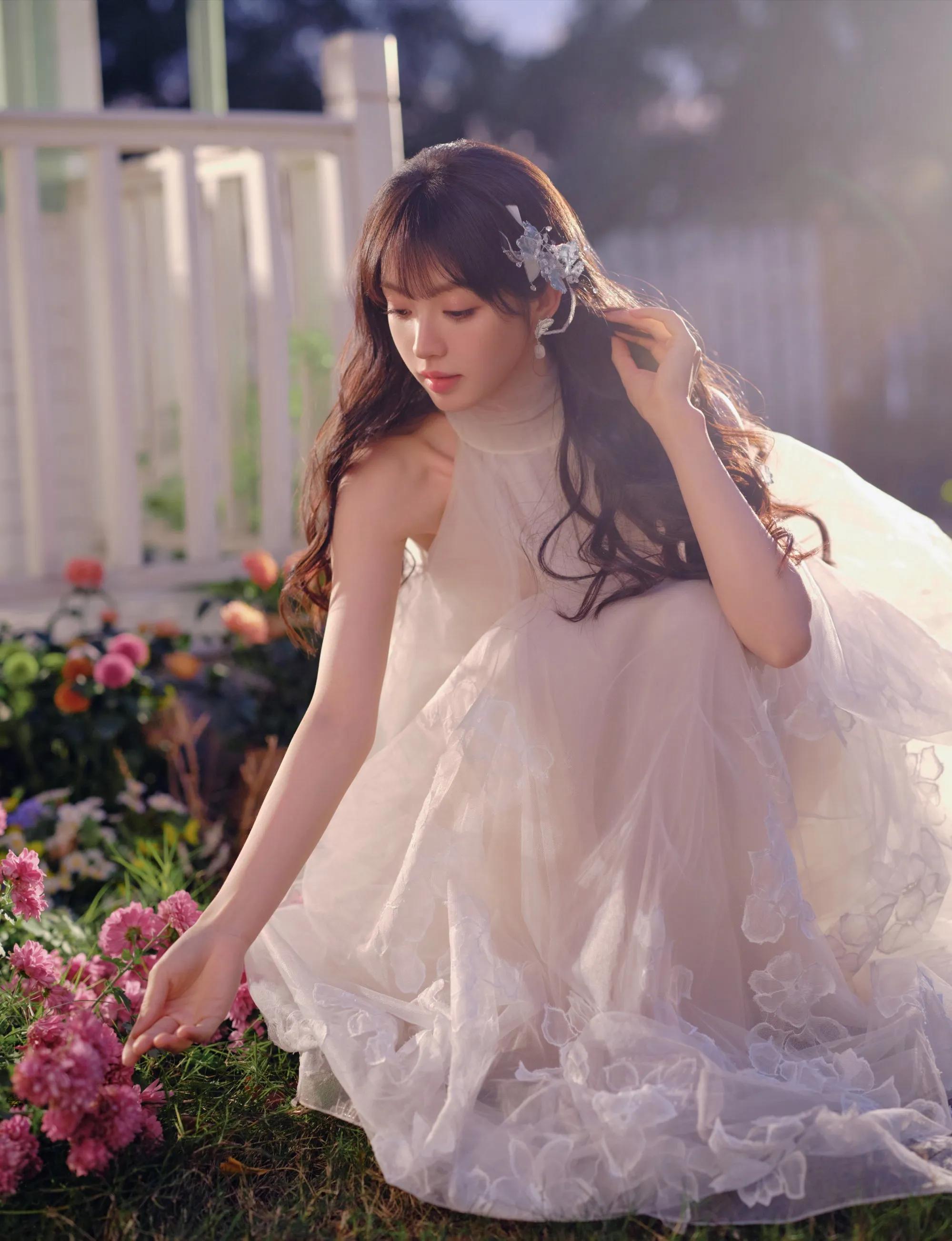 田曦薇纱裙写真美图