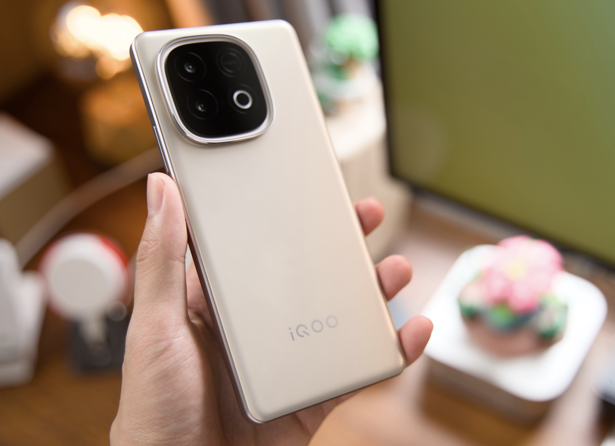 iQOO豁出去了，7620mAh大電池手機才賣1444元，跑分高達190萬