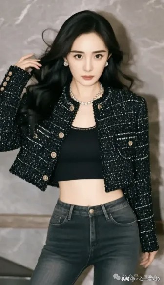 杨幂带货了一种裤子:“露胯裤”才真厉害,显瘦又修身,好高级