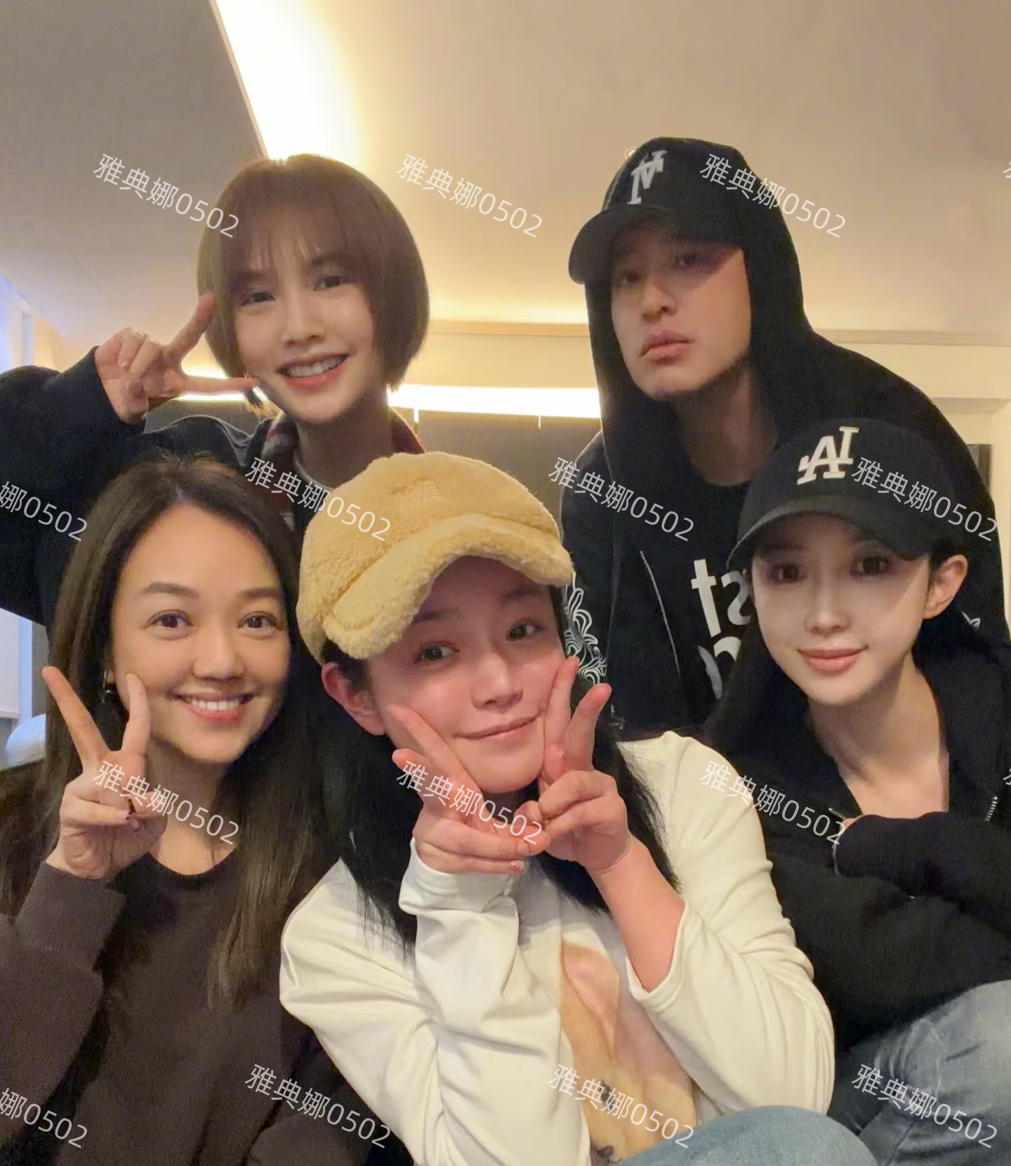 陈妍希的颜值被高估了，自己发的照片和路人拍的生图简直判若两人