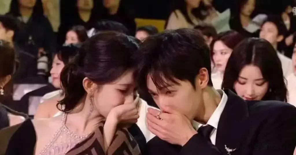 2025年度星光大赏，太耀眼了，赵露思压轴出场！