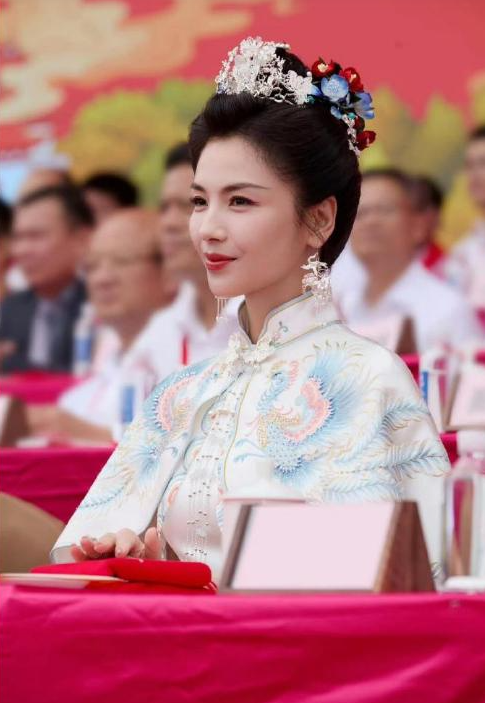 这一次,“妈祖代言人”刘涛,给内娱敲响了警钟,陈道明真说对了