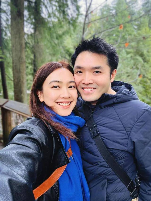 TVB前当家花旦晒与老公亲密合照,续约大台,网民期待复出