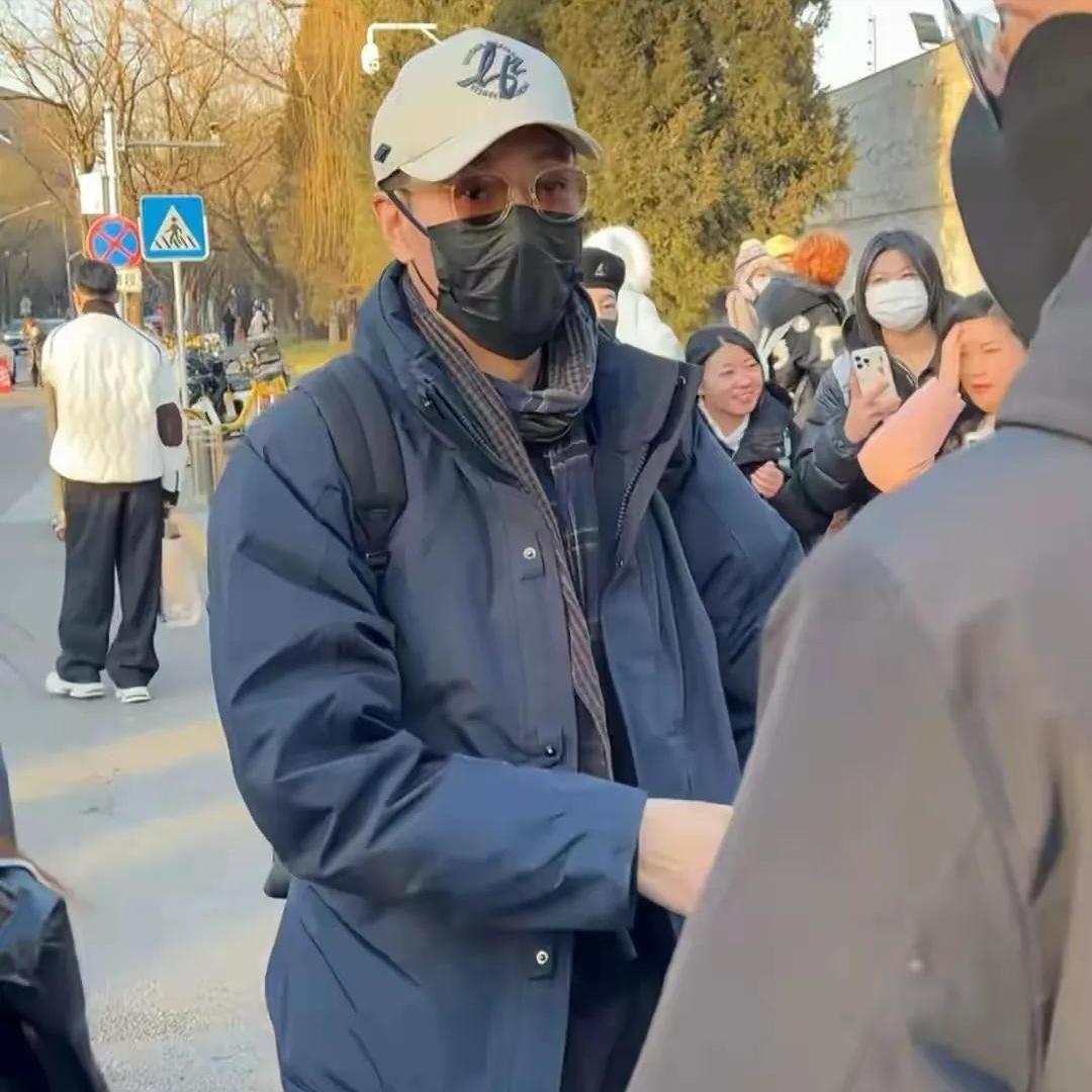 离春节不到2月，52岁辛柏青高调传出喜讯，朱媛媛终于可以放心了