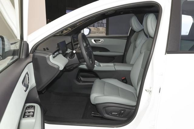 上汽一口价模式覆盖面很广，荣威D6也有涉猎，7.98万起