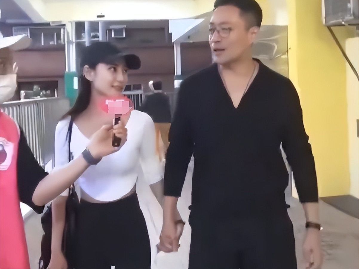 汪小菲没想到，怀孕8个月的马筱梅现状，意外暴露娱乐圈残酷现实