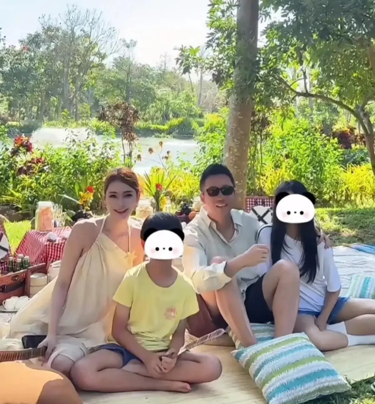 具俊晔七夕在墓地陪大S，拒绝S妈和小S的聚餐邀请，原因令人泪目