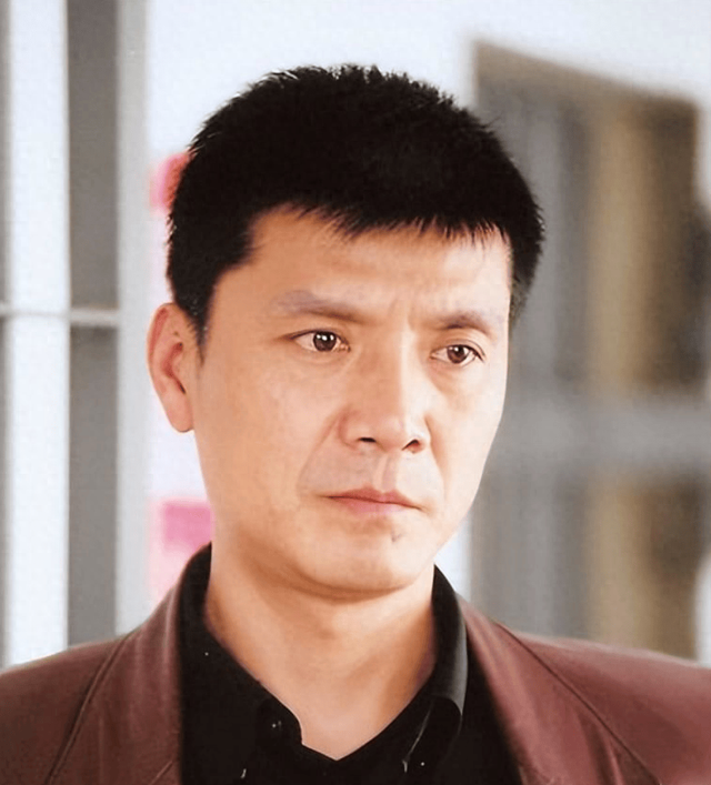 62岁刘之冰父凭女贵！34岁继女凭《唐诡》封神，生母更不得了！