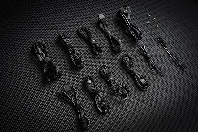 鑫谷数智DM-850G电源评测超金牌智能“小金刚”