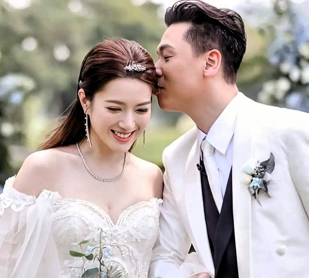 港姐苟芸慧离婚真相曝光！因生子分歧，单身的她异性缘爆棚