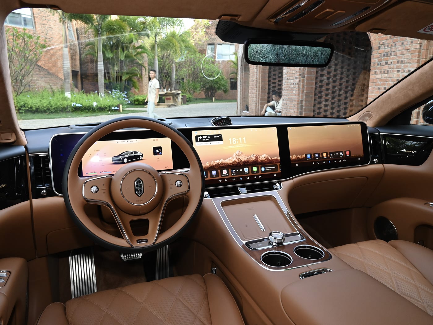 “迈巴尊”售价70.8万起!车长近5米5,配独立航空座椅,续航出众