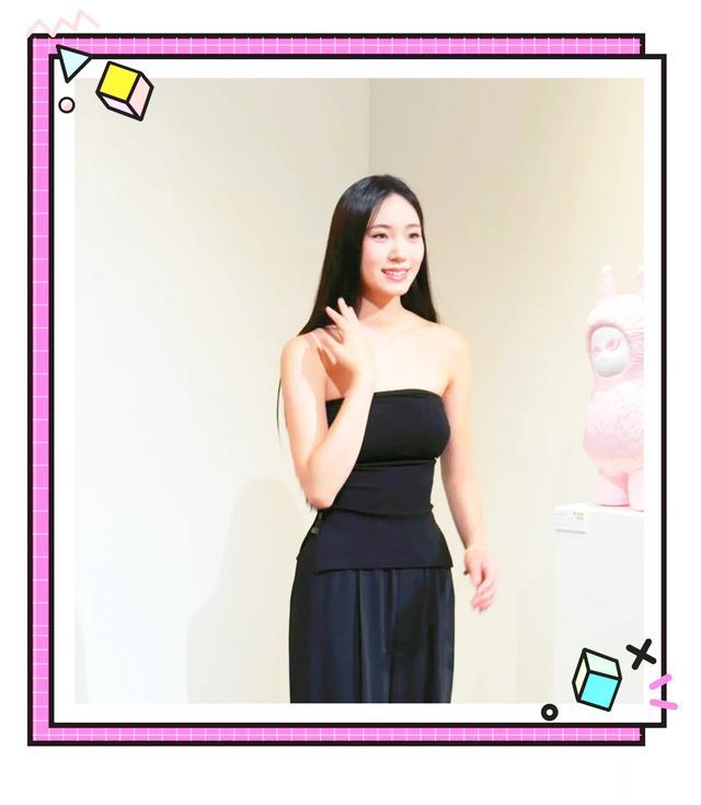 小玥儿画作曝光，对比小S二女儿的画作差距大，网友：大S培养的好