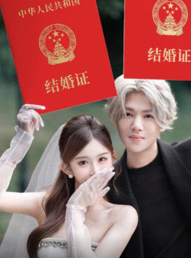 分手消息藏不住了？鹿晗关晓彤同天现身,一个细节暴露恋情现状