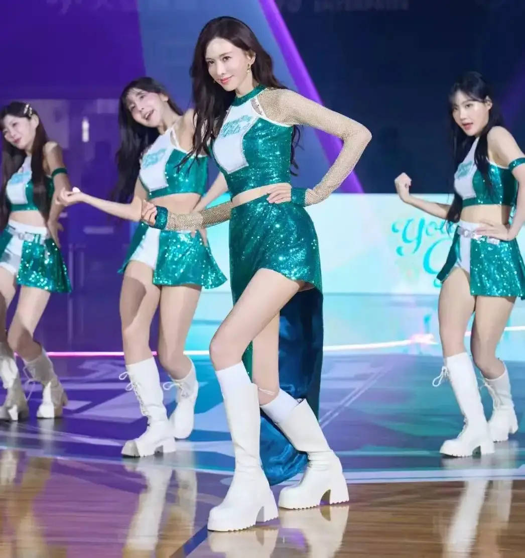 51岁林志玲跳女团舞引热议，发文回应尽显人生通透