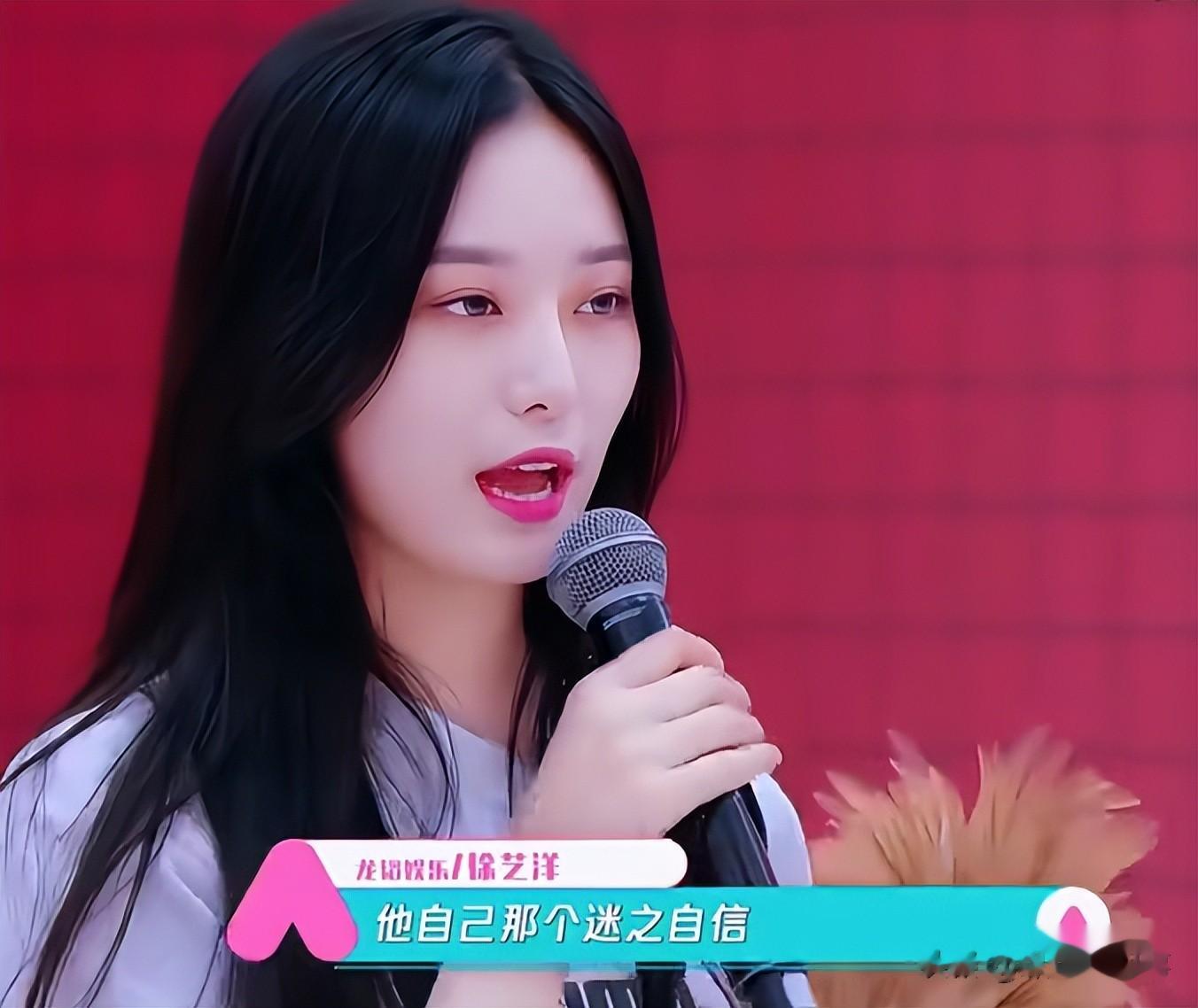 黄子韬徐艺洋滑雪结束，男方间隔十几米冷漠离开，女方无奈尴尬笑