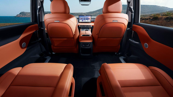 锐胜M8预售16.98万起,三排商务舱/主打全场景