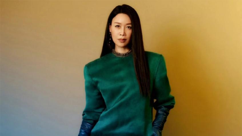 《声鸣远扬》决赛夜沈梦辰拼命赢红毯，那英随便穿绿裙就赢了？