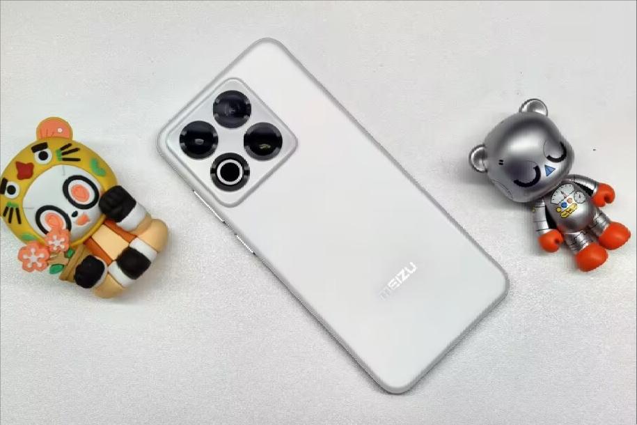 國補價2549元，極窄直屏+驍龍8sGen4+IP68防水，魅族“不講武德”