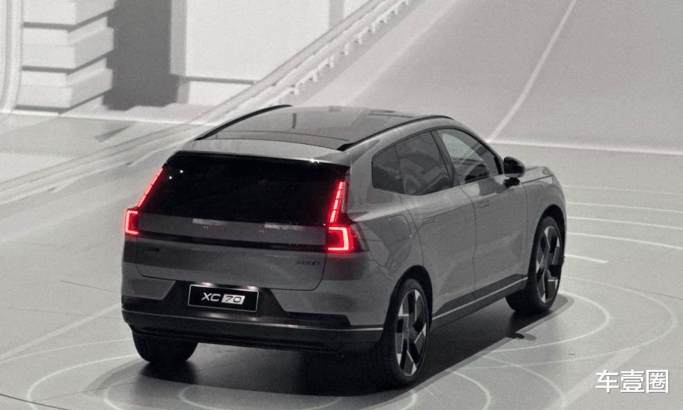 限时26.99万元起，沃尔沃全新XC70上市：超混系统+领航辅助