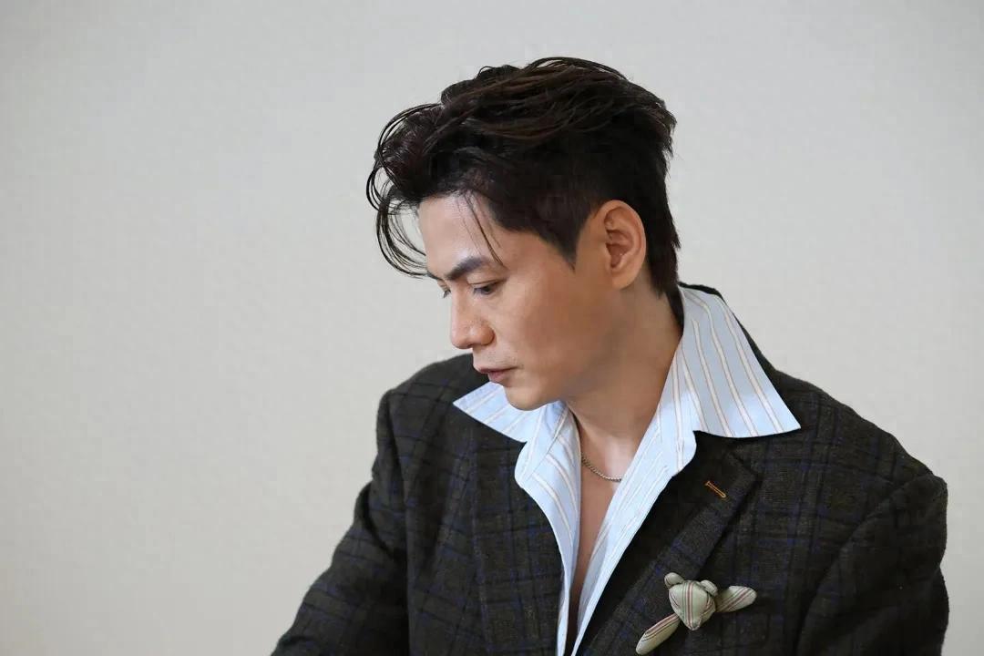 TVB男星新剧演技大爆发!放话想与妻子齐封视帝视后,盼创造TVB历史