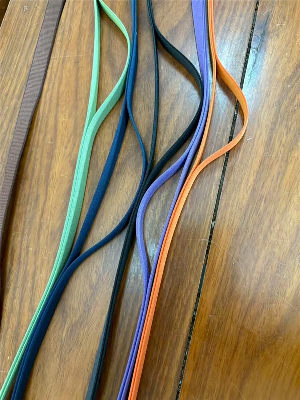 苹果官方配件斜挎带曝光:专为iPhone 17系列打造