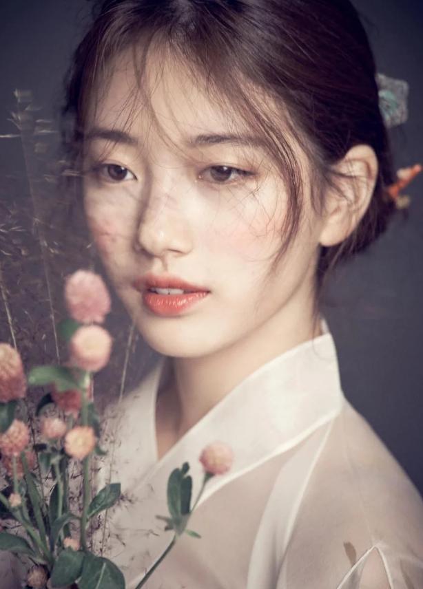 娱乐圈四位兔系女星，个个面相讨喜超灵动，一看就有福气招人疼！