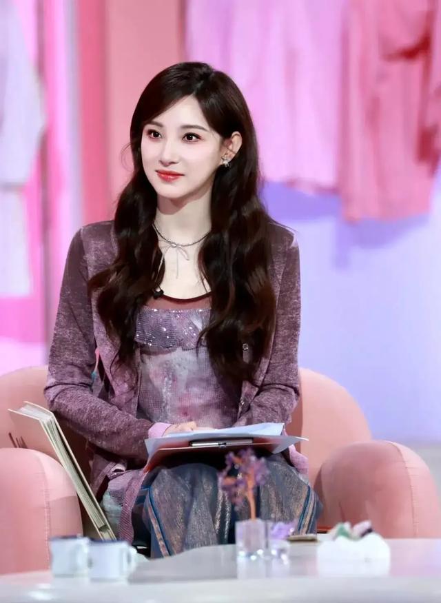 央视主持人马凡舒